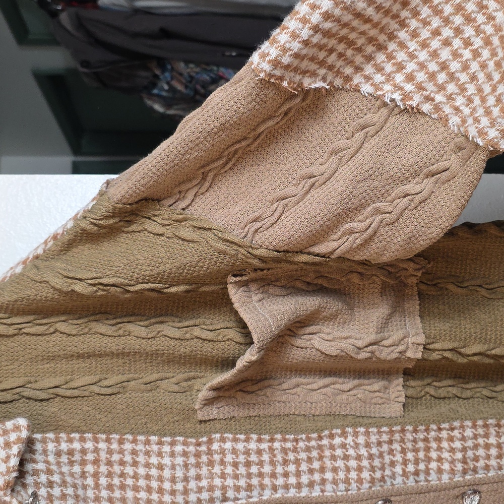 Pol Cozy Patchwork Houndstooth & Cable Knit Shack… - image 7